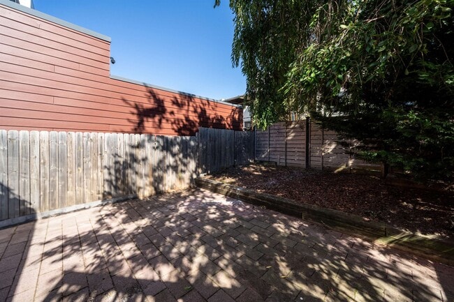Building Photo - 416 Palisade Ave