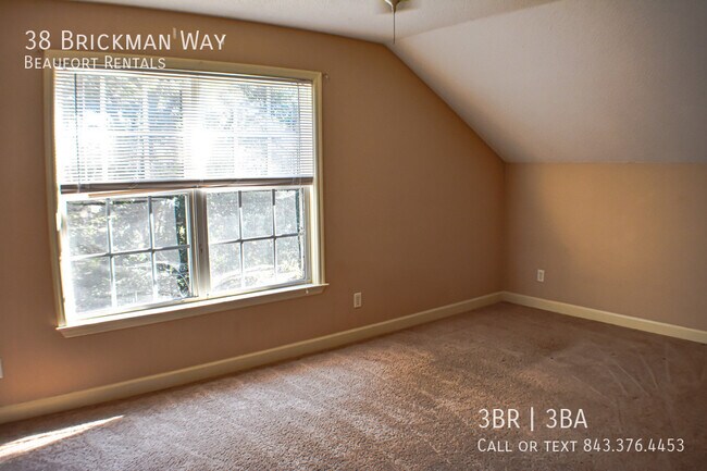 Building Photo - 38 Brickman Way