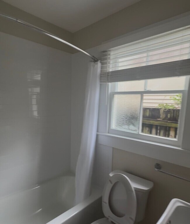 Building Photo - Check Out 515 Cadiz Street