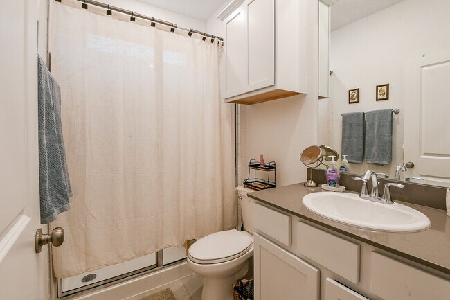 Building Photo - 9405 Vis Fls Trce