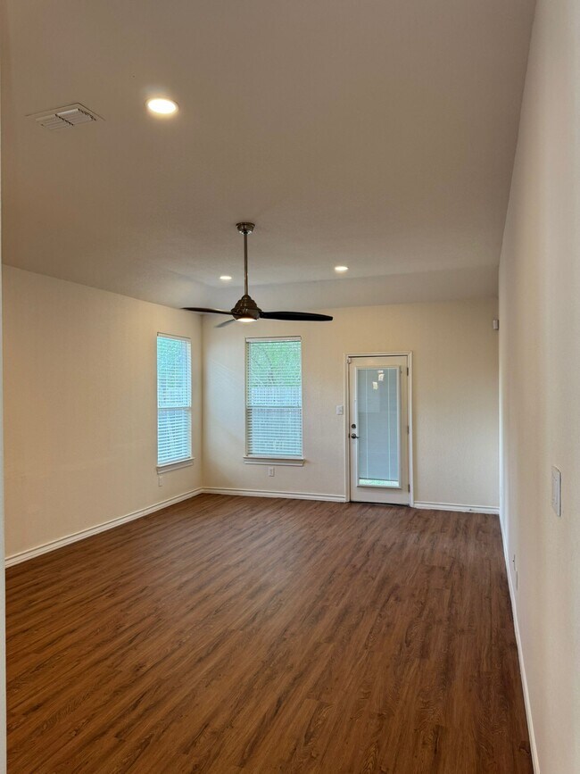 Building Photo - 3984 Ridge Trail