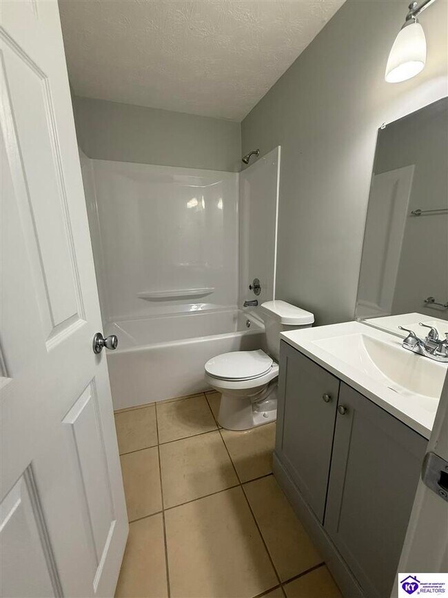 Building Photo - 624 Potomac Ct