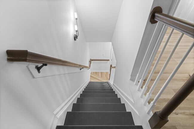 Building Photo - 6649 Speight Cir
