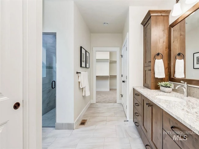 Building Photo - 6631 S Kirra Way