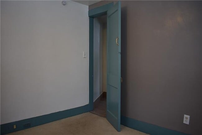 Building Photo - 1008 S Rd