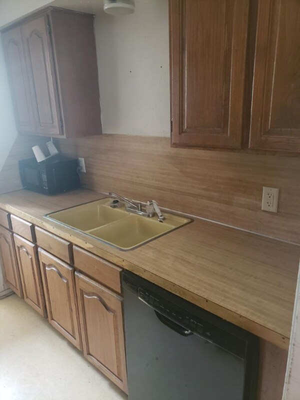 Building Photo - 1008 W 2nd St