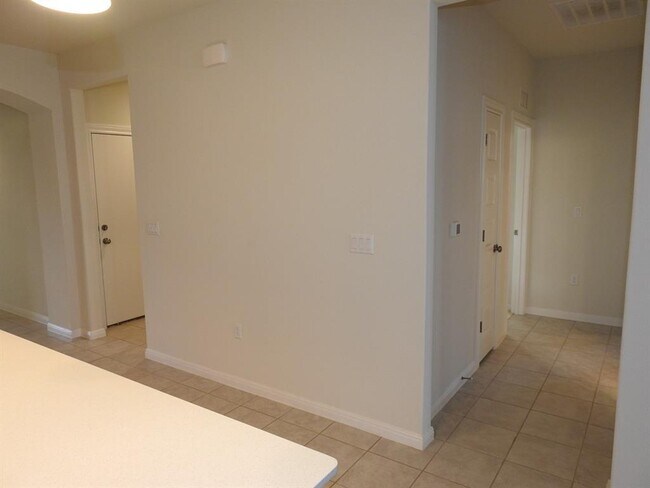 Building Photo - 9903 Quercia Dr