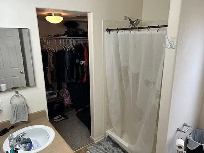 Building Photo - 3 Bed | 2.5 Bath Townhome In School District #2