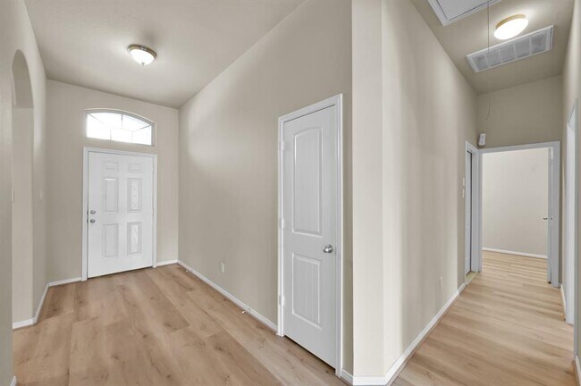 Building Photo - 9442 E Woodmark