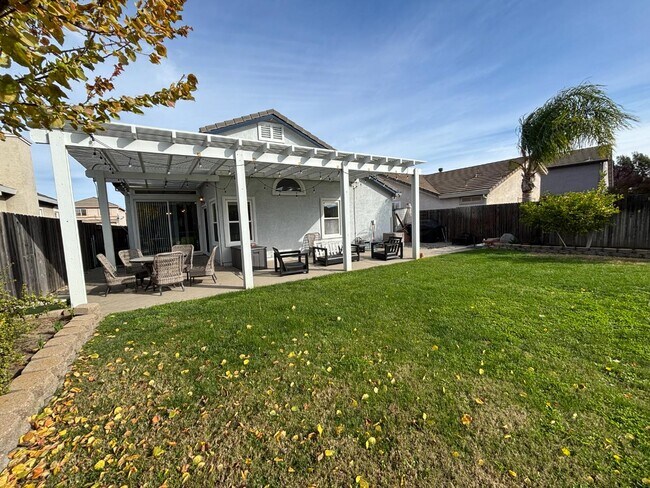 Building Photo - 1012 Freshwater Ct