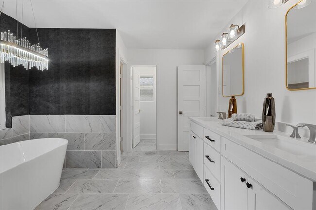 Building Photo - 6226 La Cosa Dr