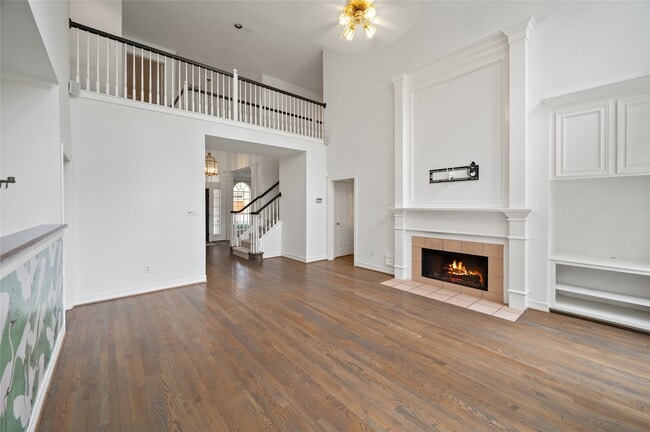 Building Photo - 4006 Chatham Ln