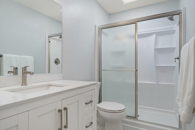 Building Photo - 41612 Aventine Ct