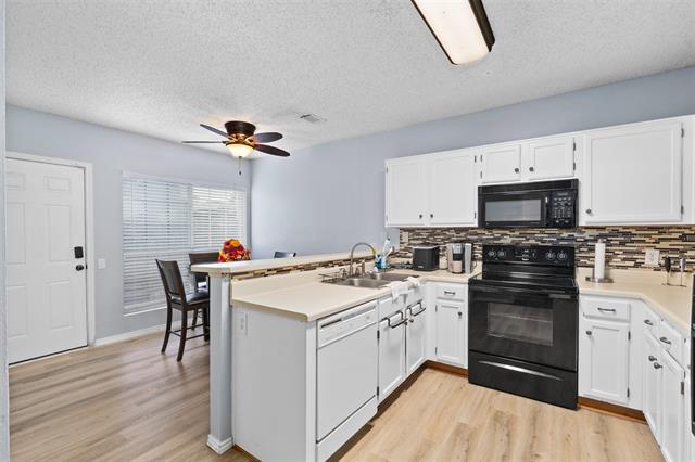 Building Photo - 1520 Beach Ln