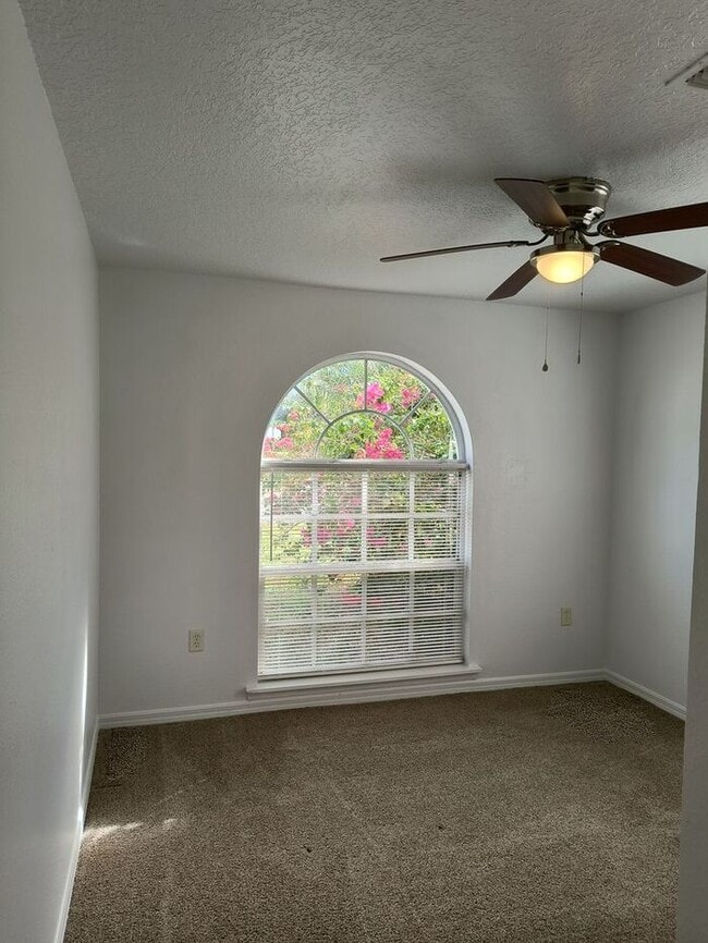 Building Photo - Single Family Home in Poinciana, FREE RENT!!!!