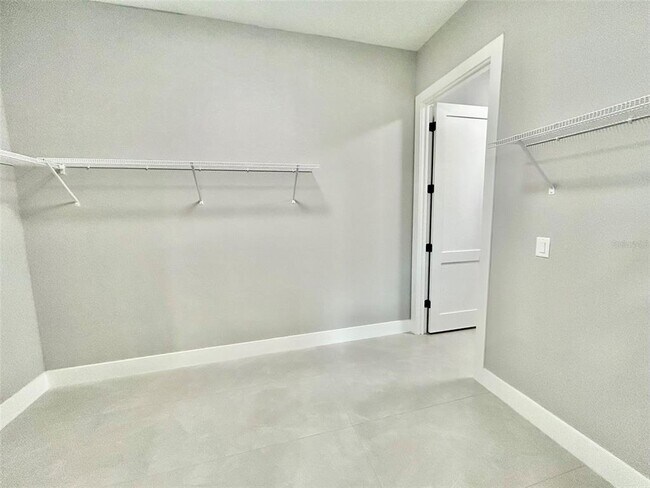 Building Photo - 8147 Tracy Cir