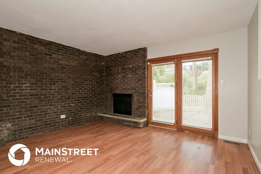 Building Photo - 1215 Dawn Valley Dr