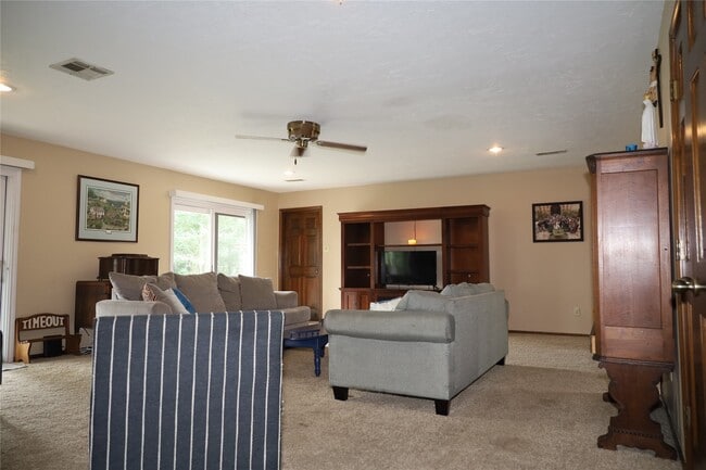 Building Photo - 9948 Twin Shores Dr