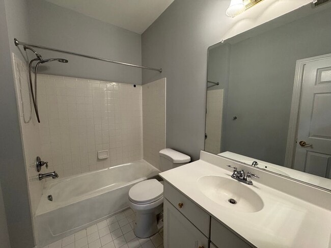 Building Photo - 15028 Gaffney Cir