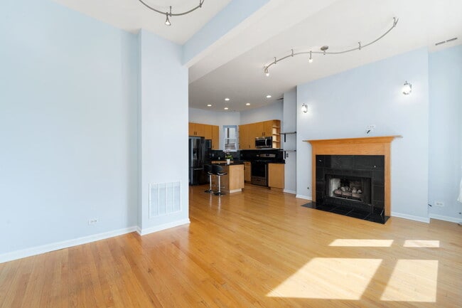 Building Photo - 2744 W Haddon Ave