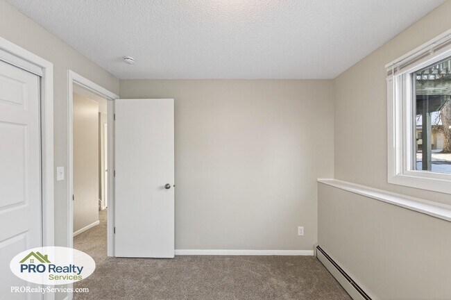 Building Photo - Recently Remodeled 4 Bedroom Home