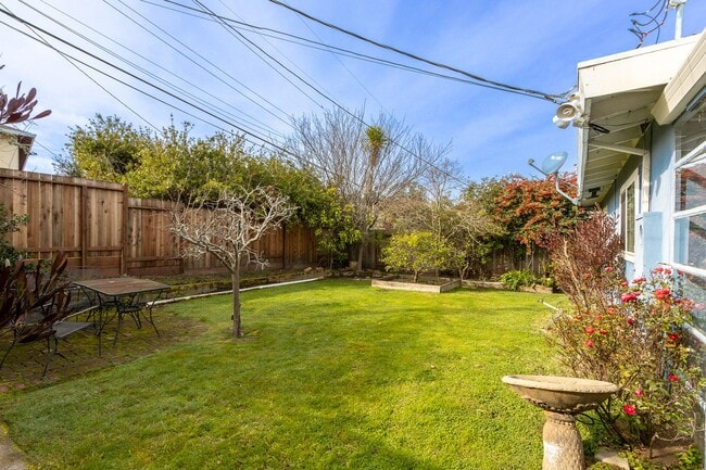 Building Photo - Beautiful & bright 3 bed / 2 Bath San Brun...