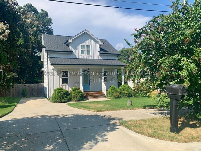 Building Photo - 443 Como Dr