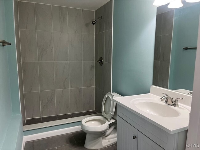 Building Photo - 7650 Commodore Cir