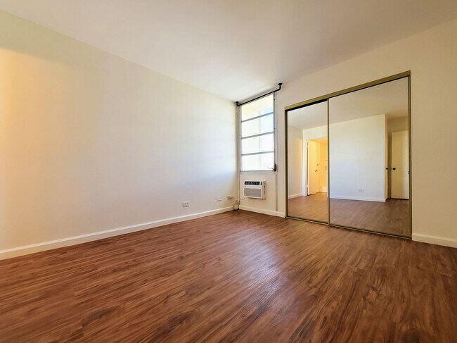 Building Photo - Available now | 2 bedroom, 2 bathroom cond...