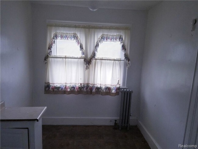 Building Photo - 9105 Clarion St