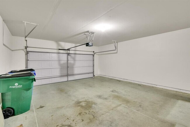 Building Photo - 16324 Copper Ellis Trace