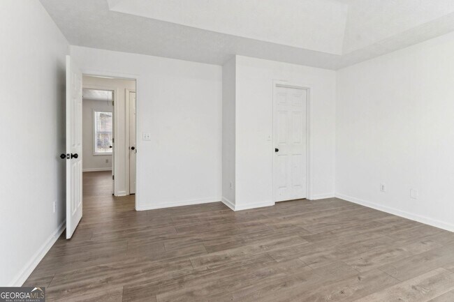 Building Photo - 410 Shenandoah Ct