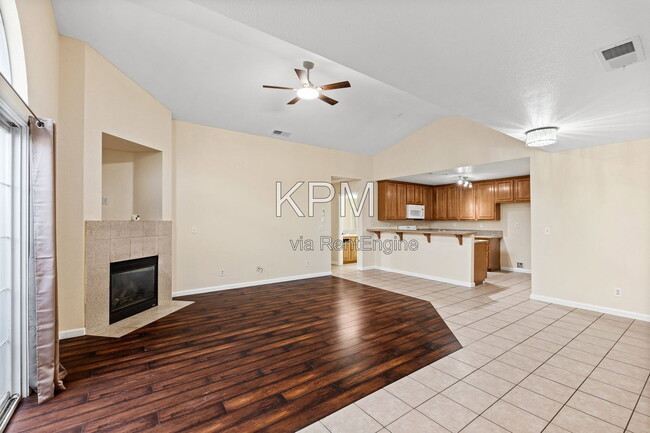 Building Photo - 1544 Emily Ct