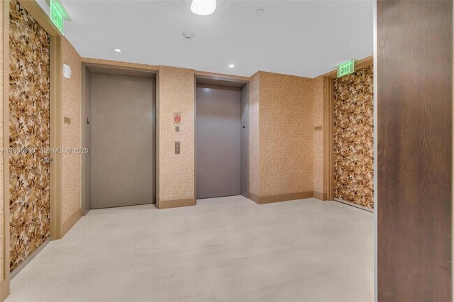 Building Photo - 18975 Collins Ave