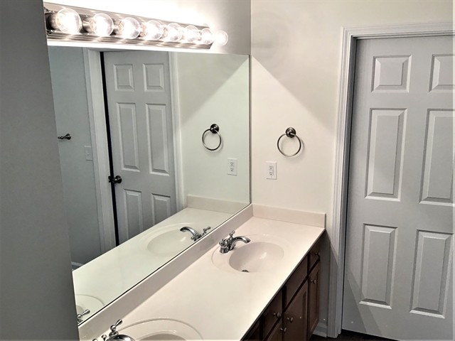 Building Photo - 6250 Mulberry Park Dr