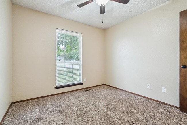 Building Photo - 16404 Del Mar Dr