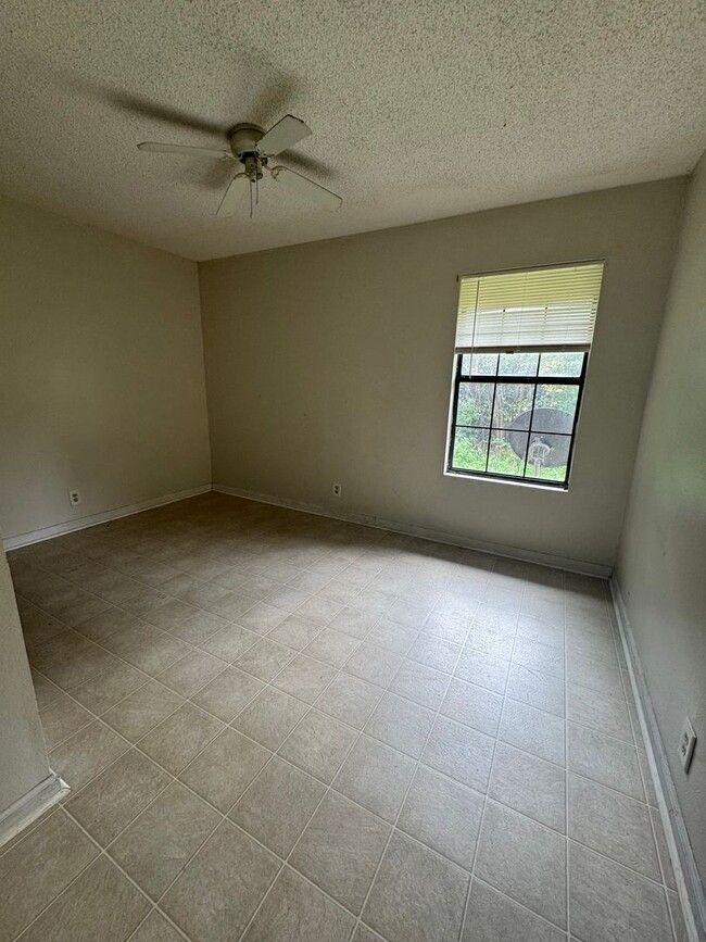 Building Photo - 3 Bedroom Brick Home in Marianna