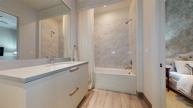 Building Photo - 1409 Post Oak Blvd