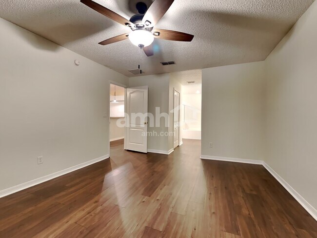 Building Photo - 10157 Rising Mist Ln