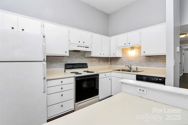 Building Photo - 7530 Pebblestone Dr