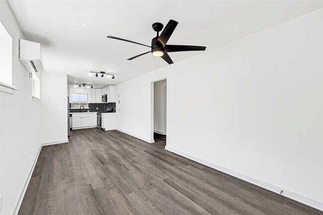 Building Photo - 8701 Bertwood St