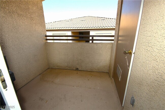 Building Photo - 8725 W Flamingo Rd