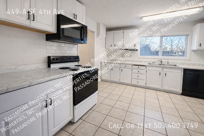 Building Photo - 449 SE 4th Ave