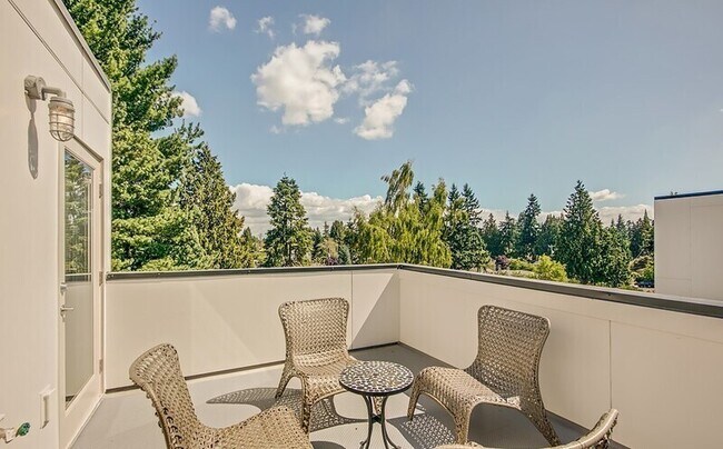 Building Photo - 3516 NE 87th St