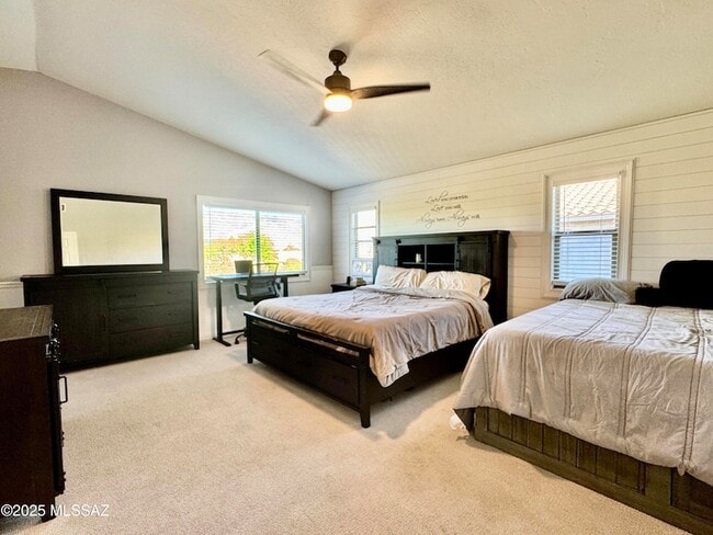 Building Photo - 12768 N Lantern Way
