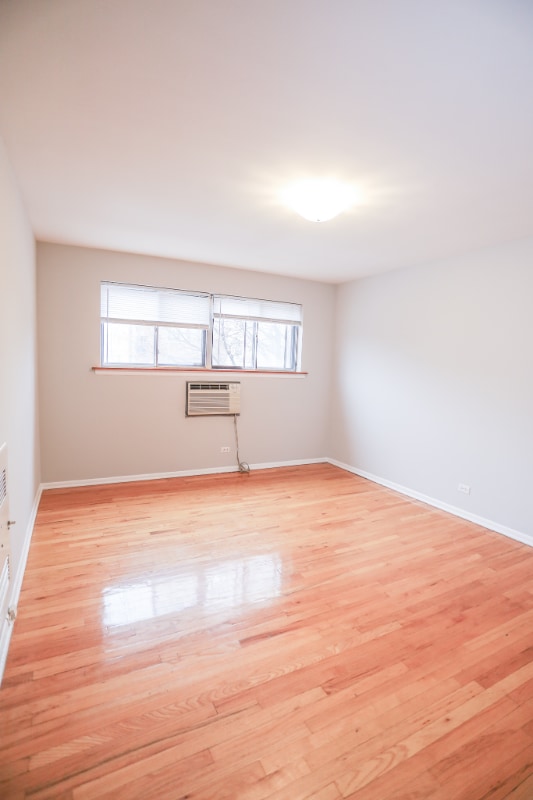 Building Photo - 5701 N Kimball Ave