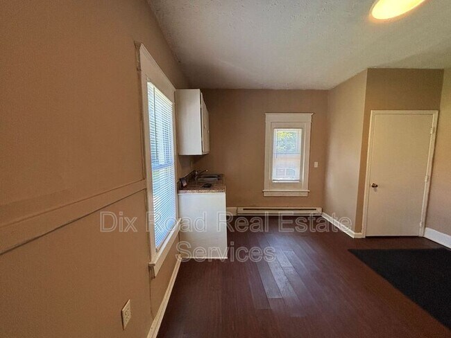 Building Photo - 1618 Taylor