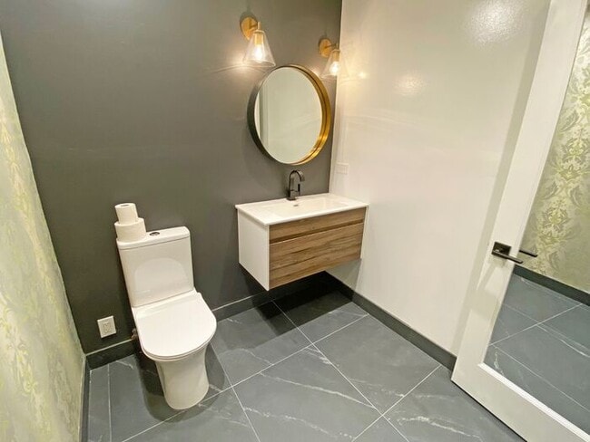 Building Photo - LUXURY Living at Santana Row! Private Cond...