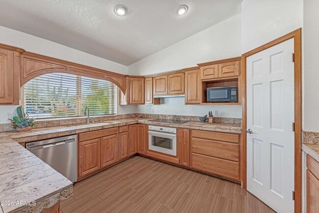 Building Photo - 12624 N 73rd Pl