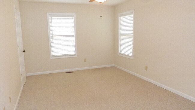 Building Photo - 103 K D Ln